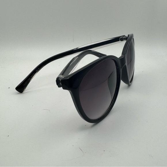 Classic Black Cat Eye Sunglasses with Gradient Lenses Chic Everyday Style Retro - Picture 3 of 9